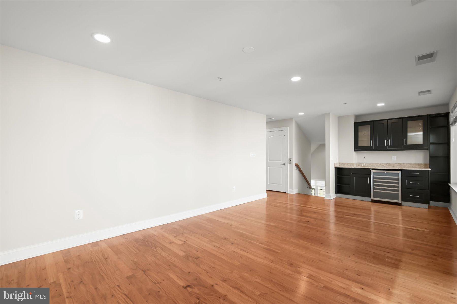 901 VALENCIA COURT 175