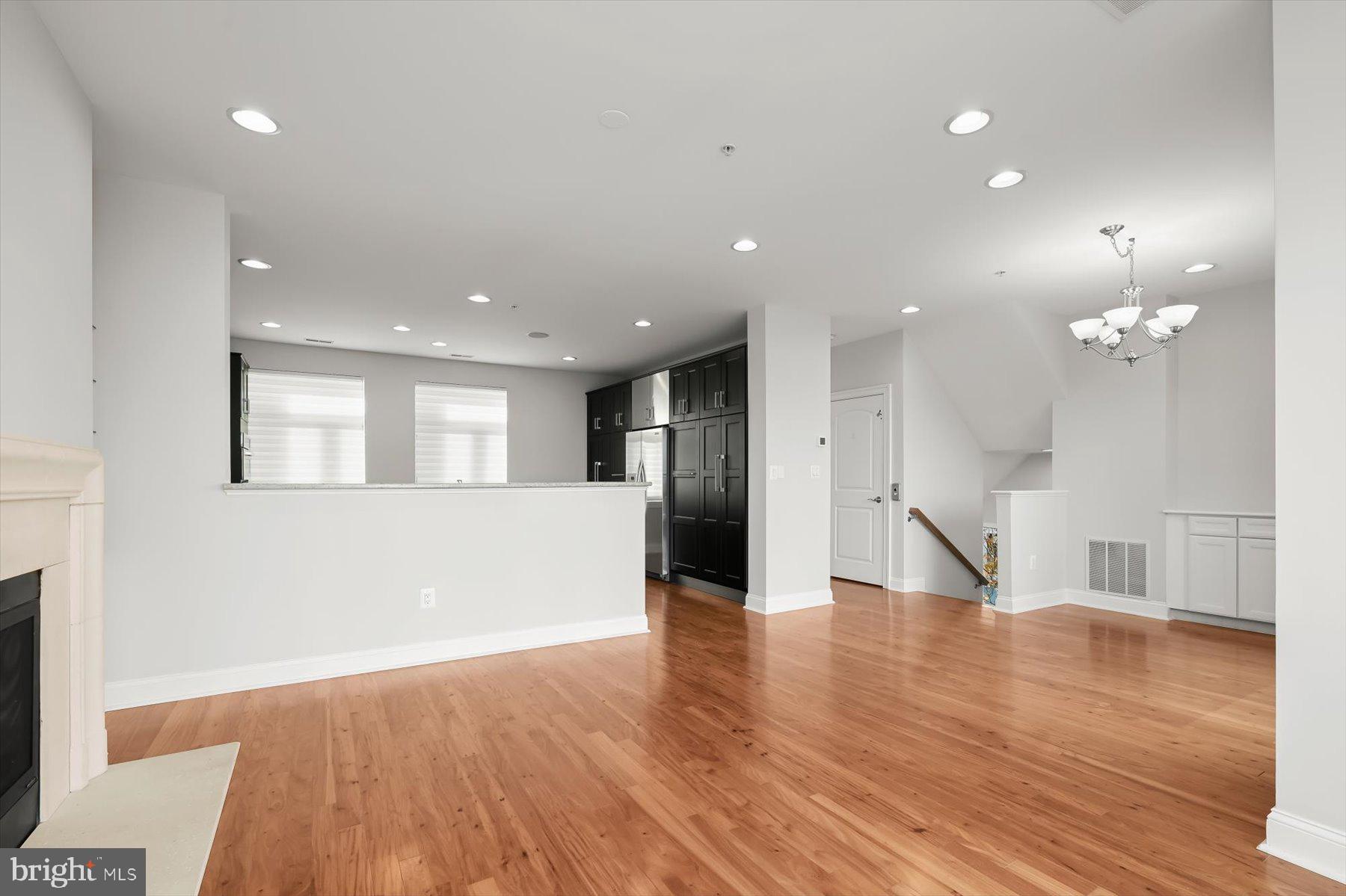 901 VALENCIA COURT 175