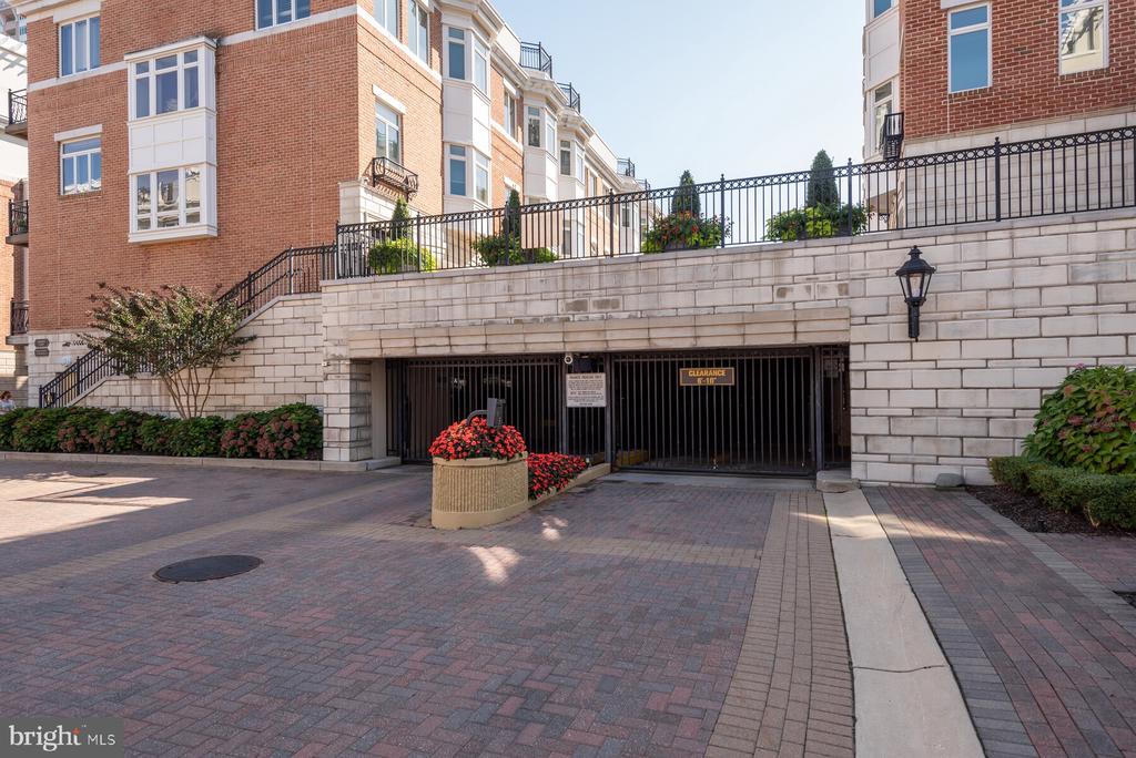 901 VALENCIA COURT 175