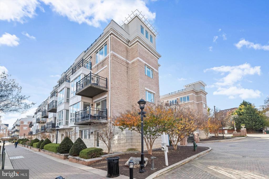 901 VALENCIA COURT 175