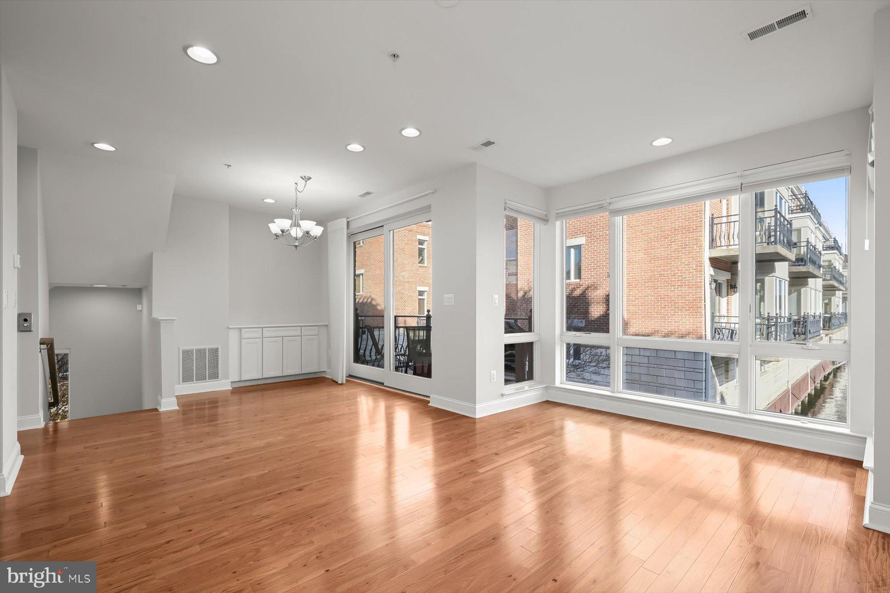 901 VALENCIA COURT 175