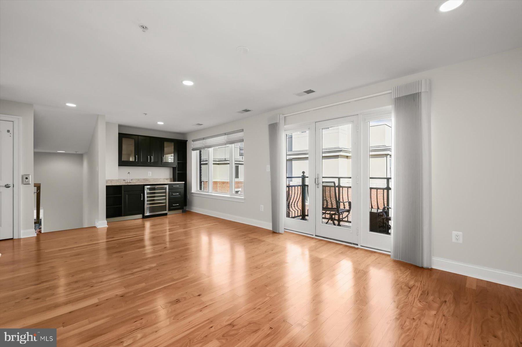 901 VALENCIA COURT 175