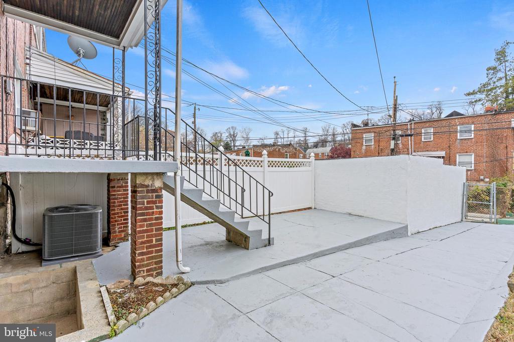 3104 TIOGA PARKWAY