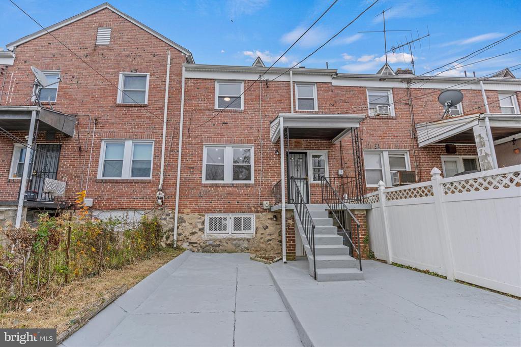 3104 TIOGA PARKWAY
