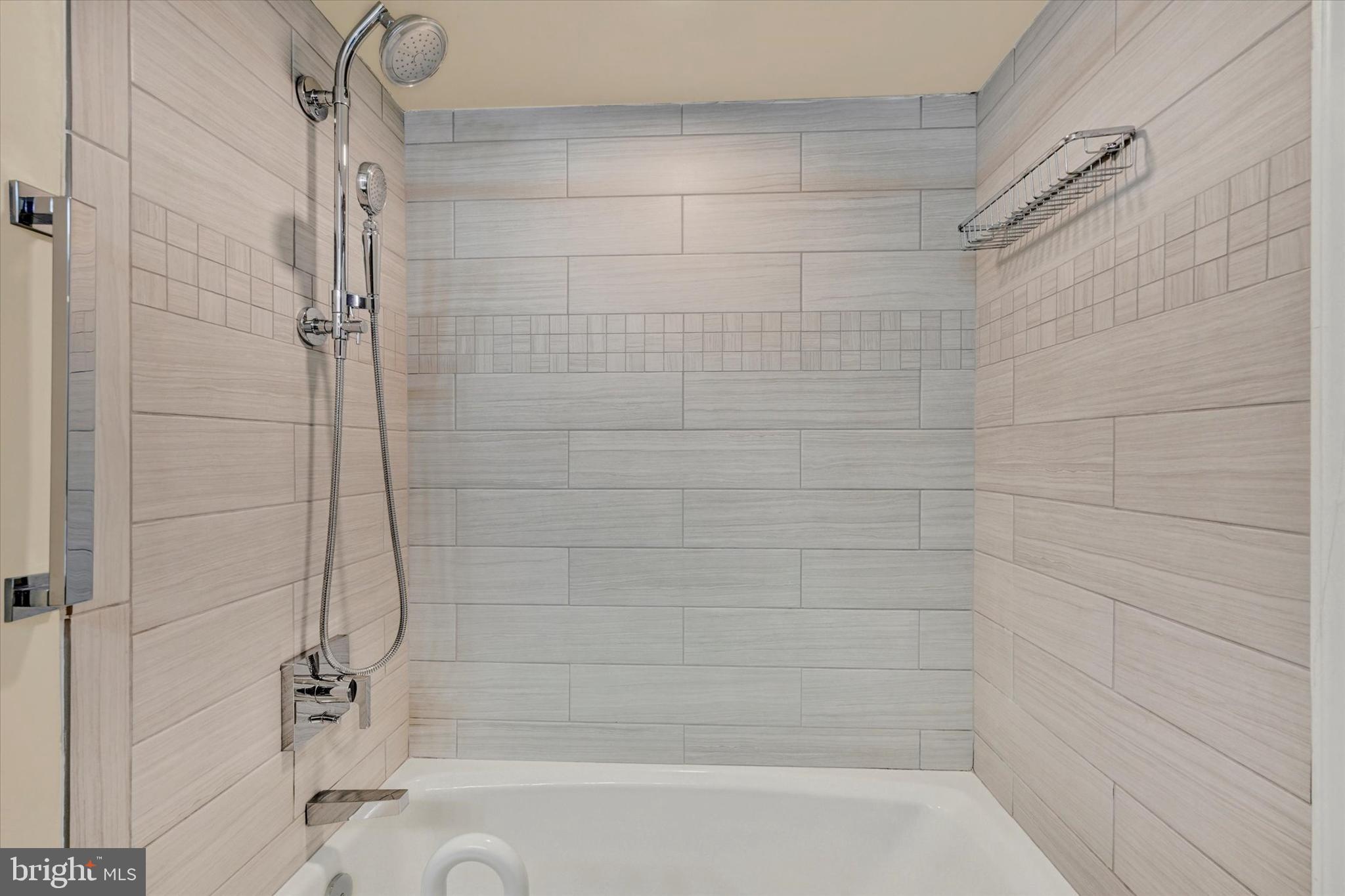 1040 DEER RIDGE DRIVE 213