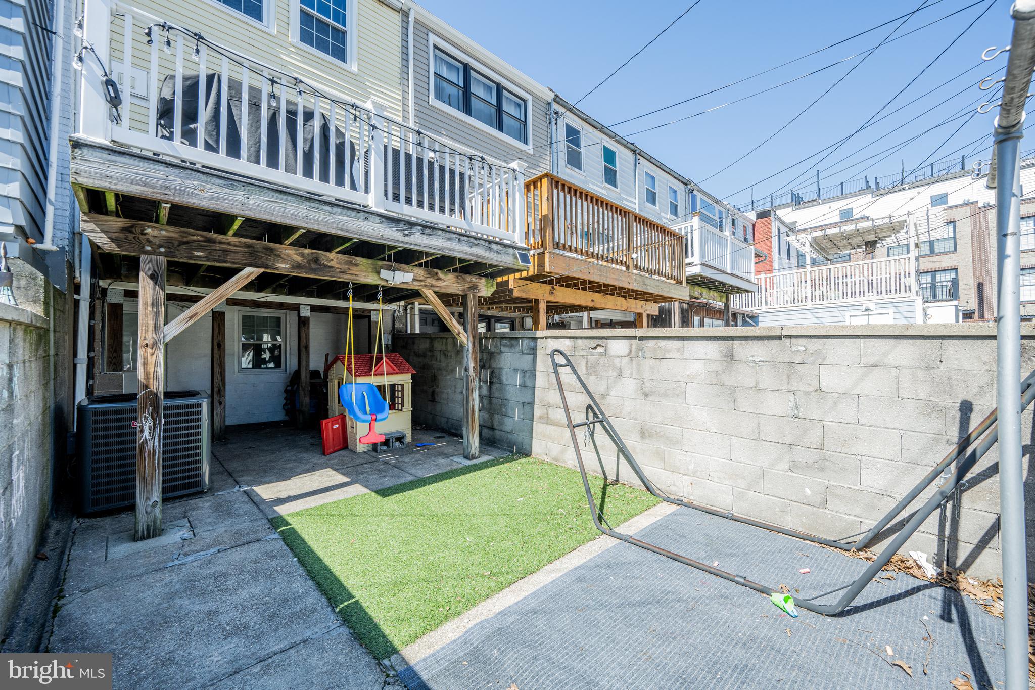 633 S CONKLING STREET