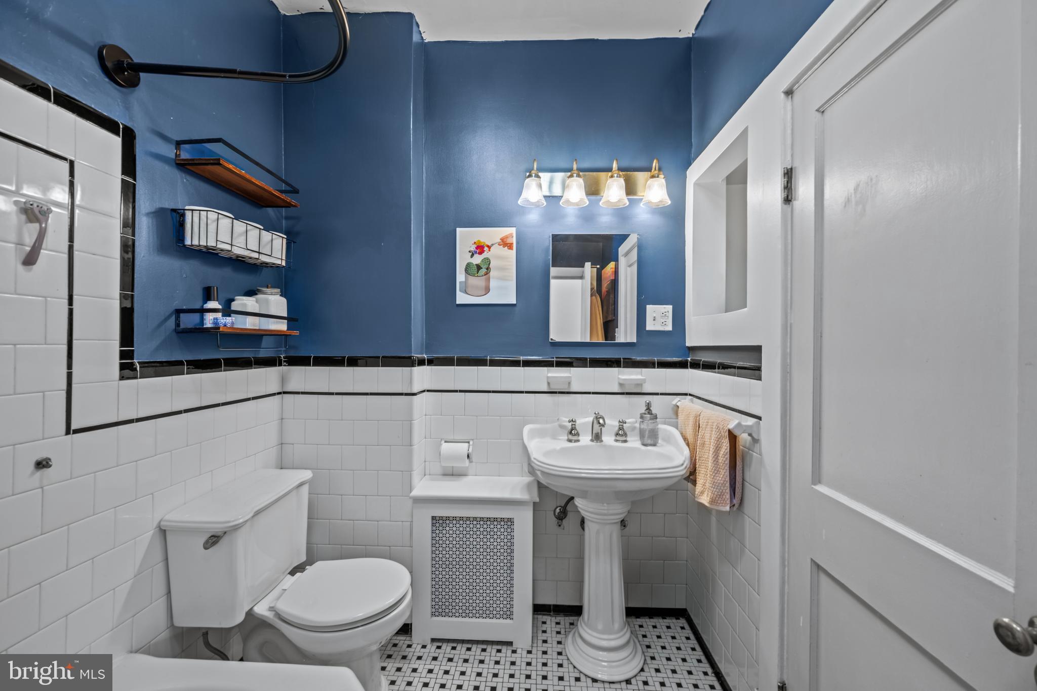 633 S CONKLING STREET