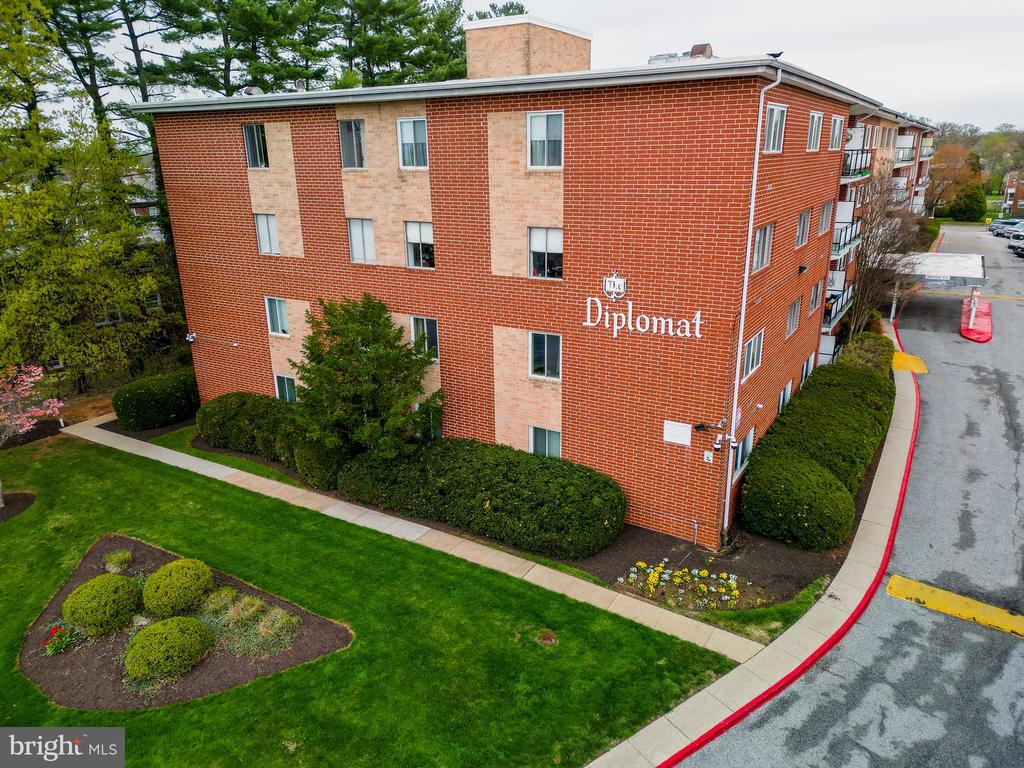 3737 CLARKS LANE 405