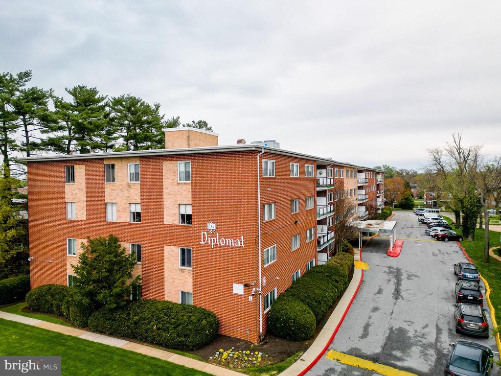 3737 CLARKS LANE 405