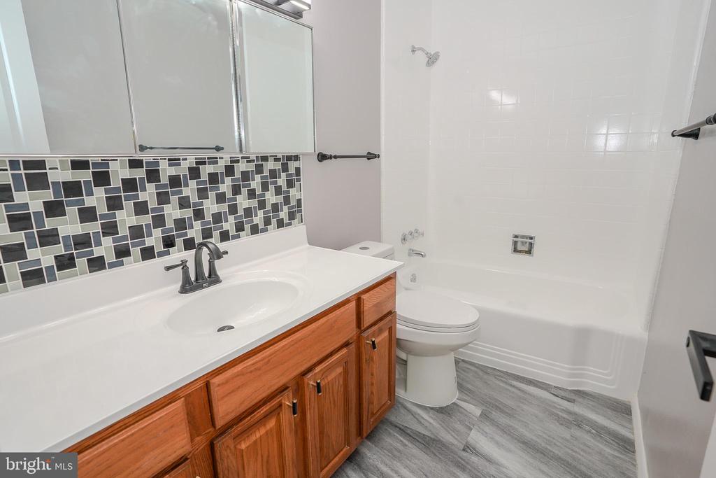 3737 CLARKS LANE 405