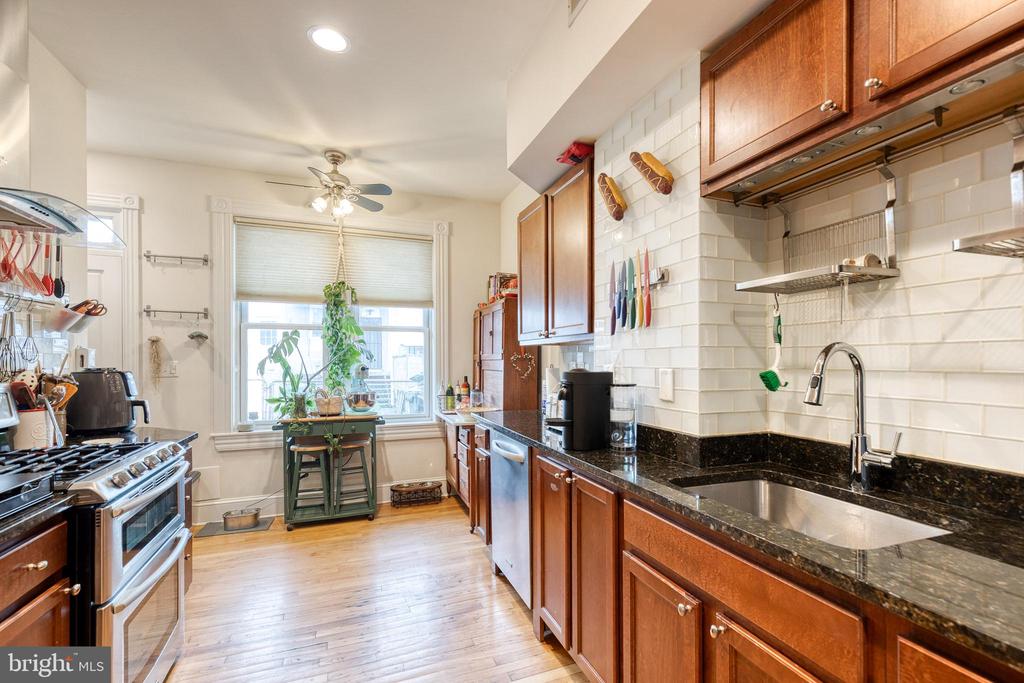 143 N LINWOOD AVENUE