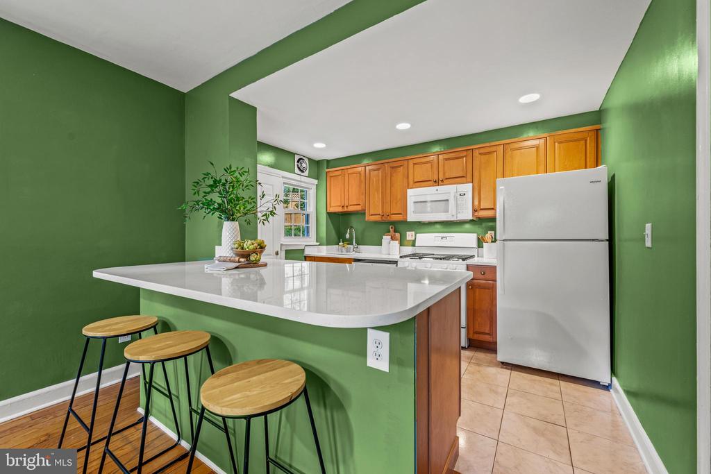 5203 FALLS ROAD Unit: 6