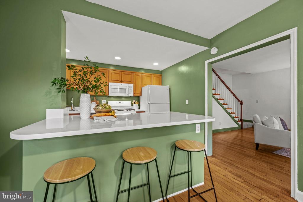 5203 FALLS ROAD Unit: 6