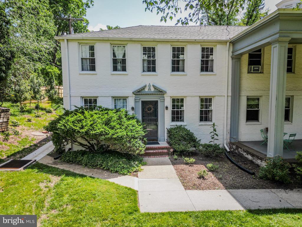5203 FALLS ROAD Unit: 6