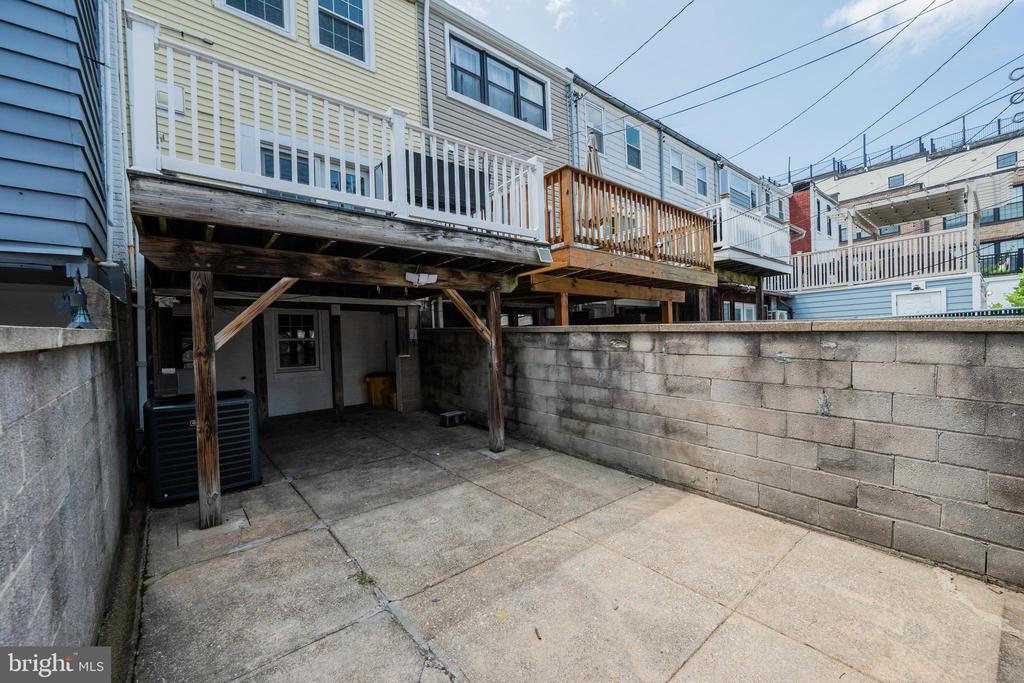 633 S CONKLING STREET