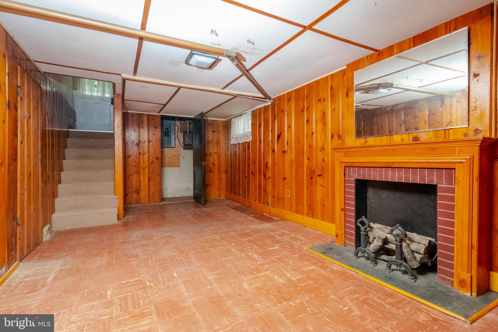 2619 Canterbury ROAD