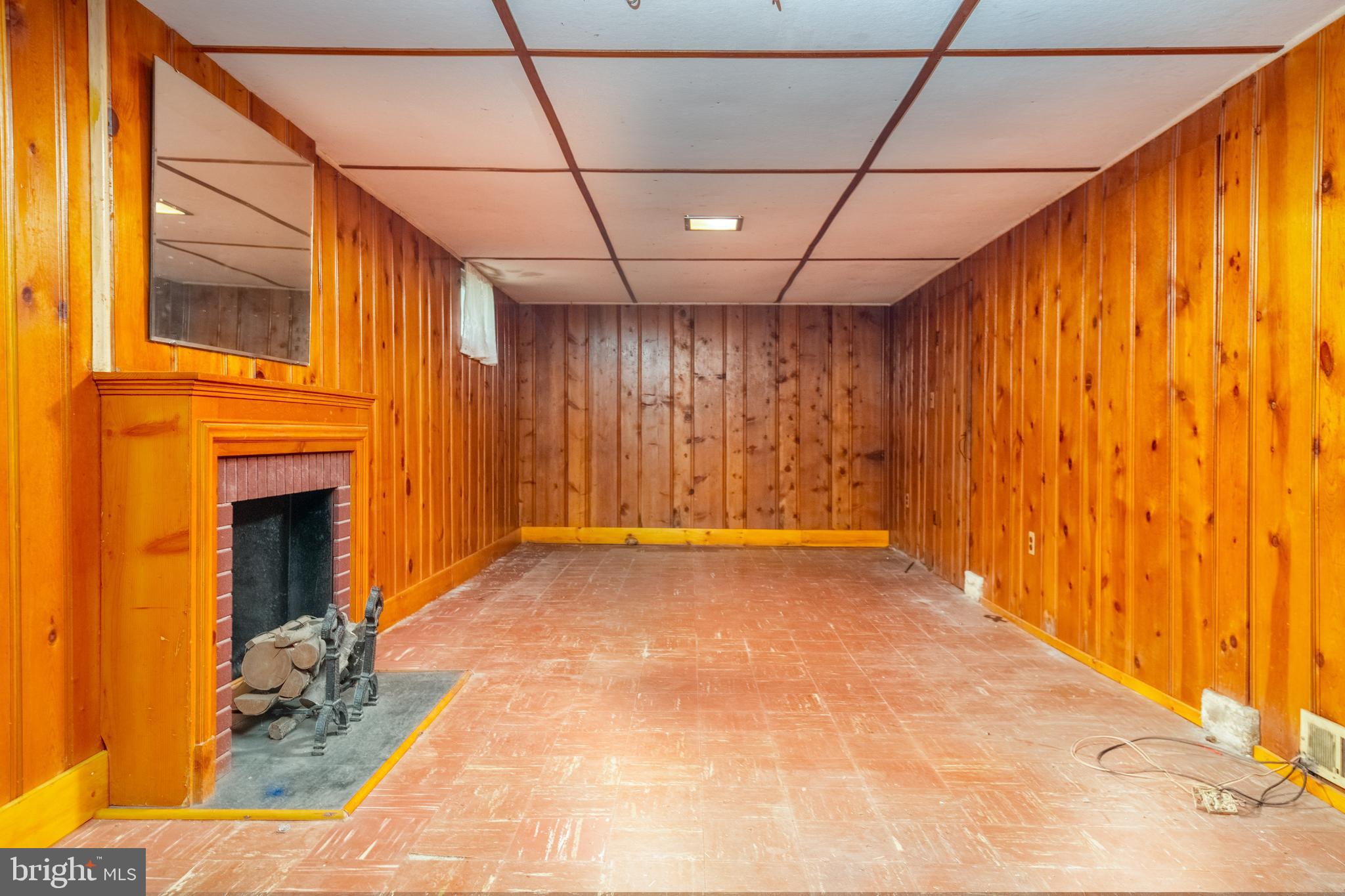 2619 Canterbury ROAD