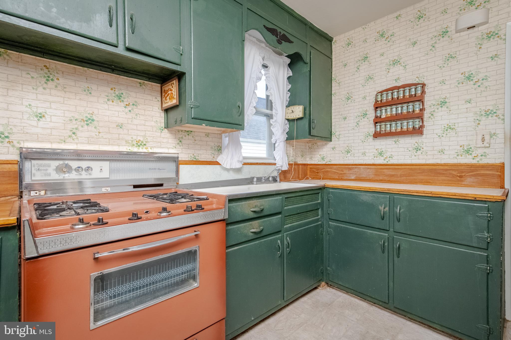 2619 Canterbury ROAD