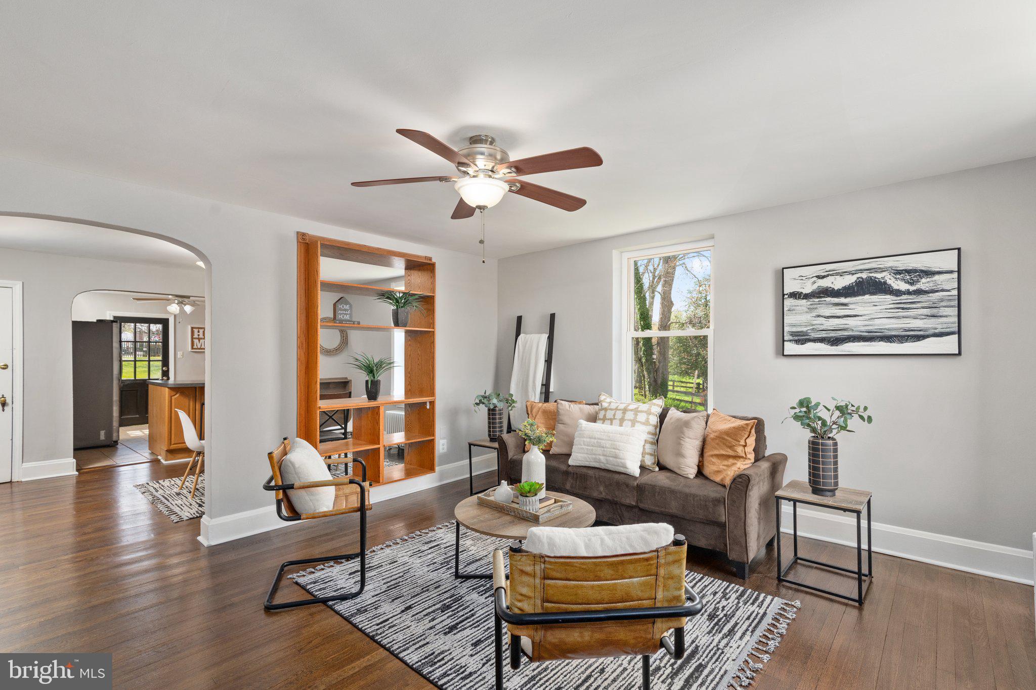 3043 Moreland