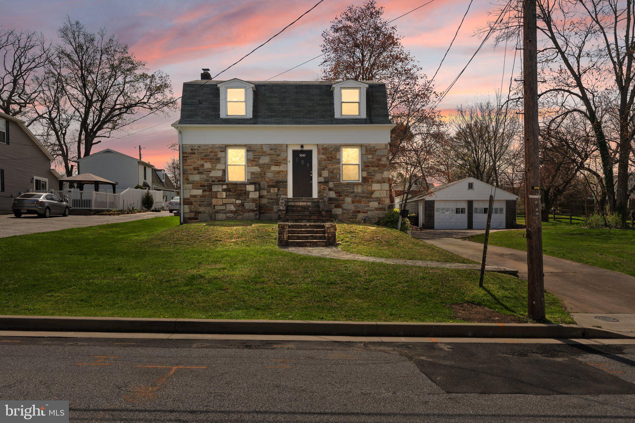 3043 Moreland