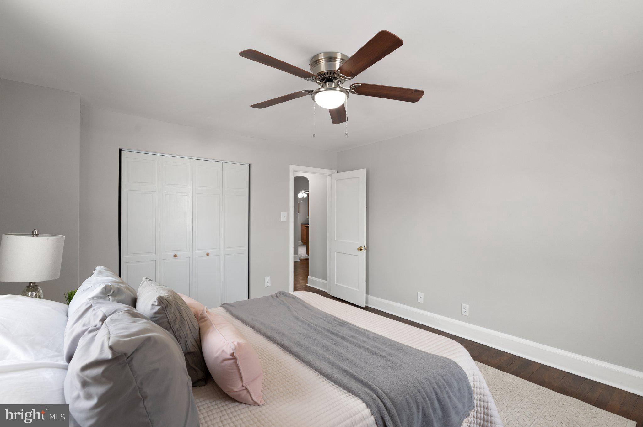 3043 Moreland