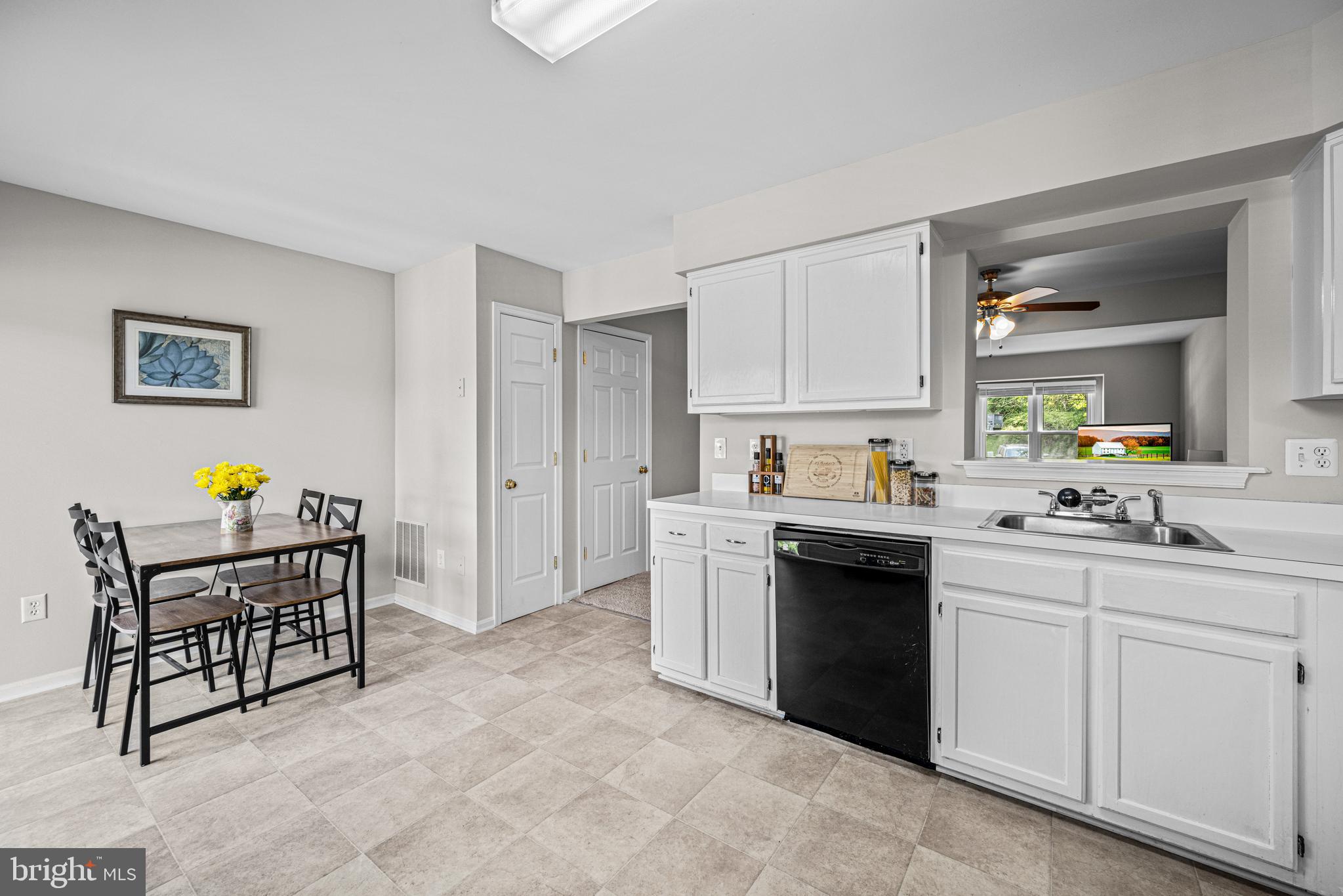 1140 Oakmoor Ct #1140