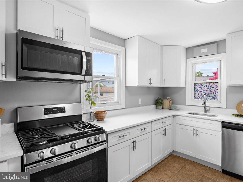 202 Bayside Dr