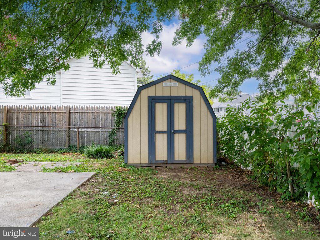 202 Bayside Dr