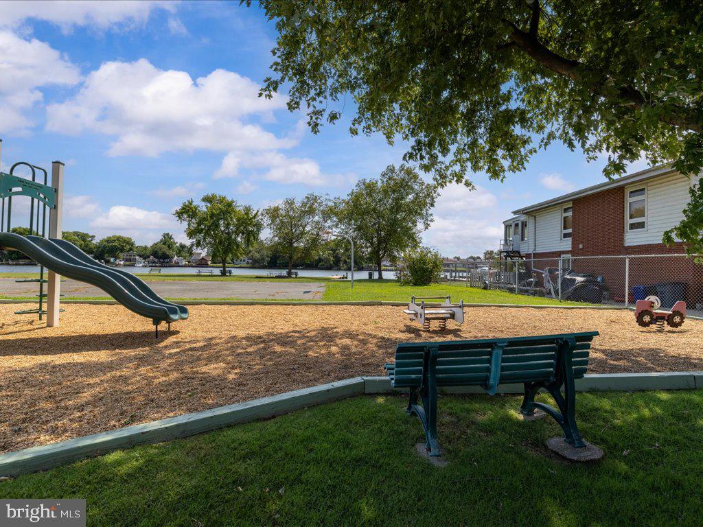 202 Bayside Dr