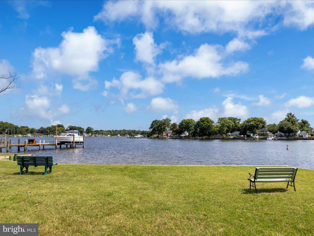 202 Bayside Dr