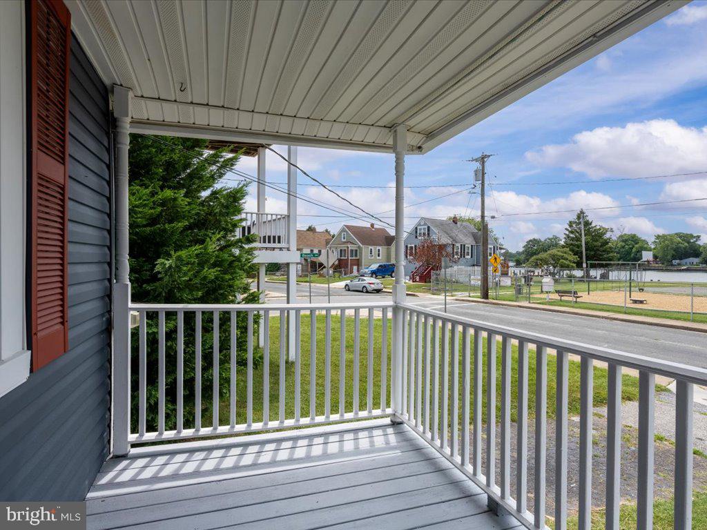 202 Bayside Dr