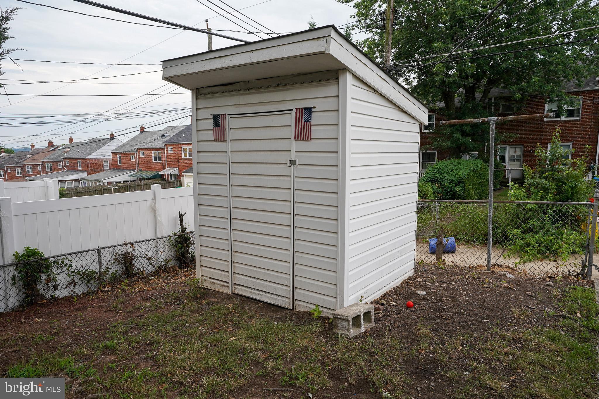1085 Elm Rd