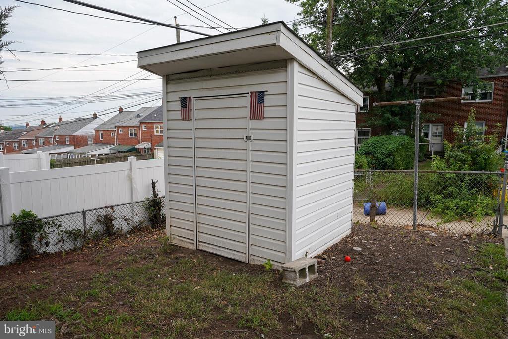 1085 Elm Rd
