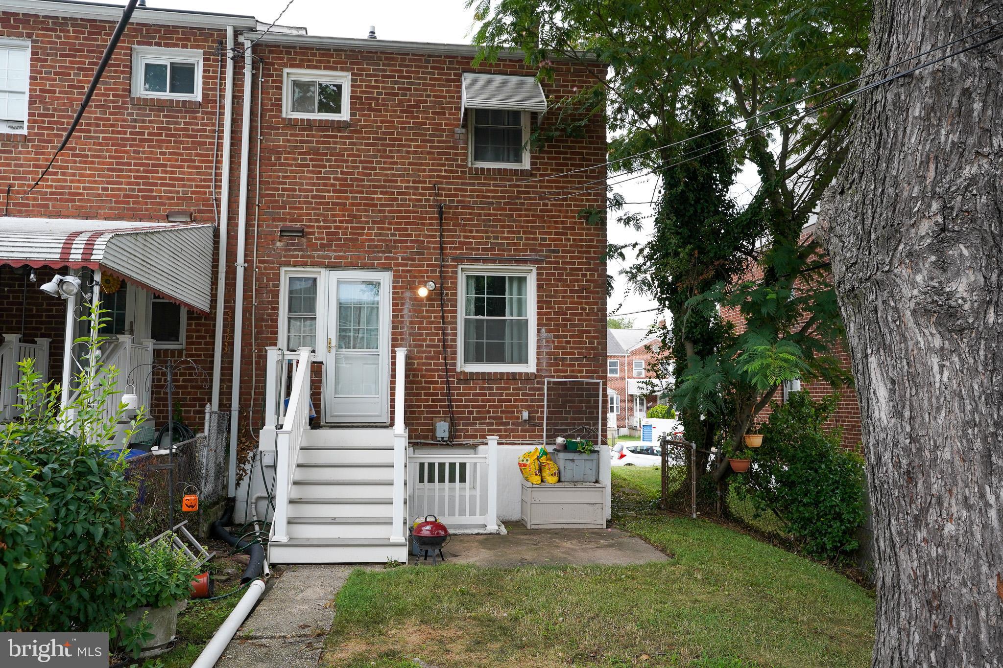 1085 Elm Rd