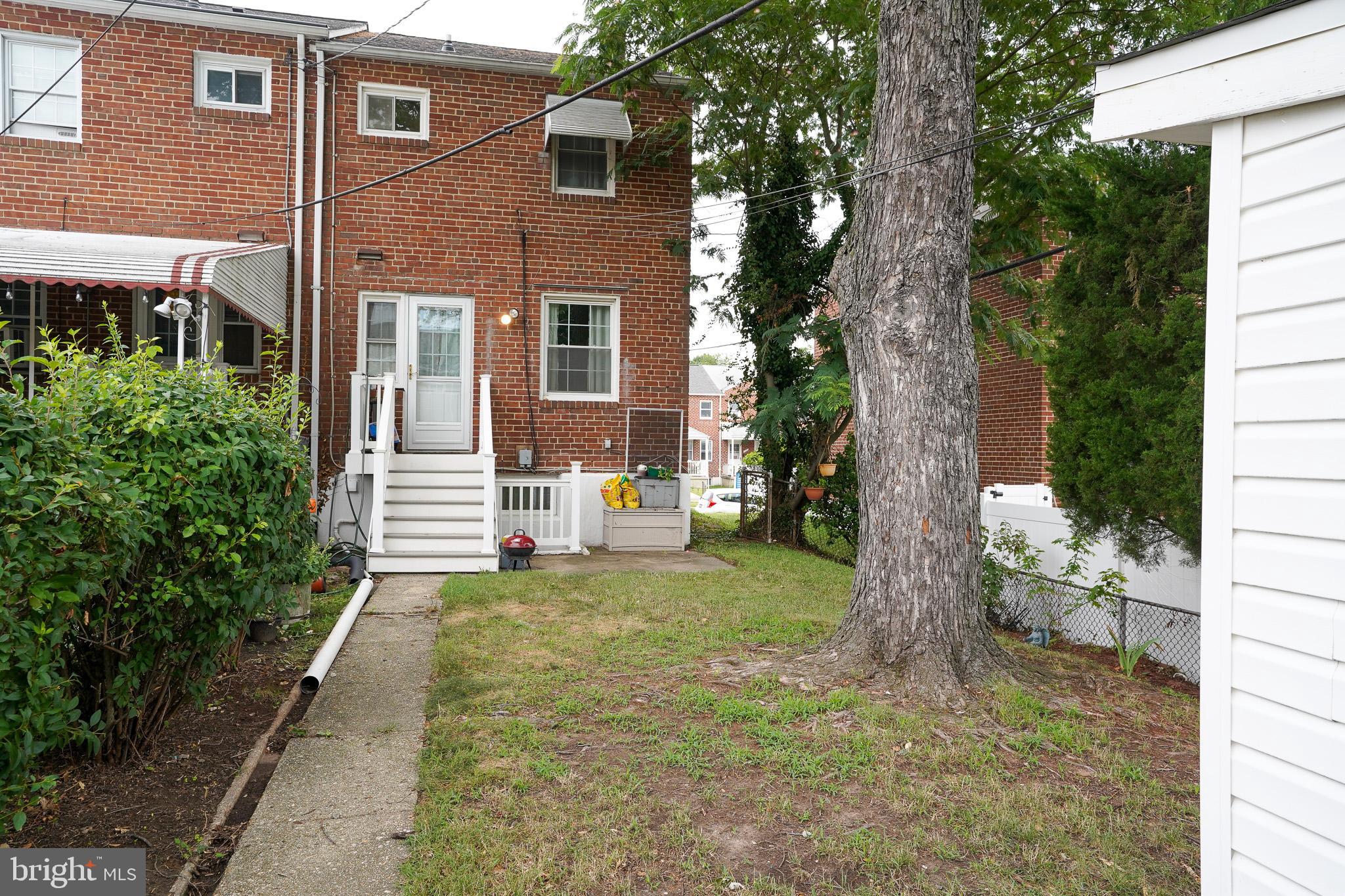 1085 Elm Rd