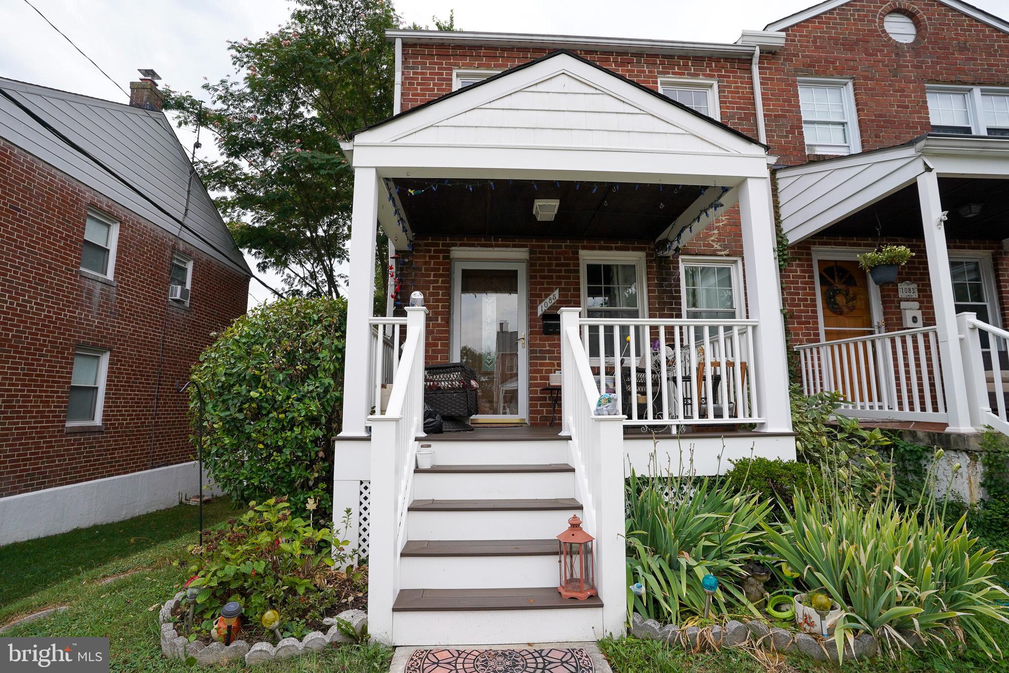 1085 Elm Rd
