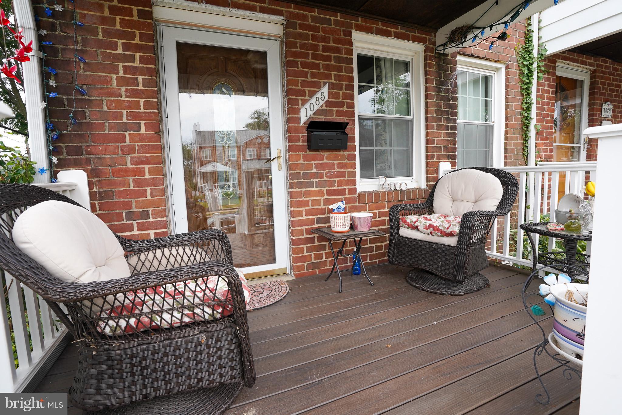 1085 Elm Rd
