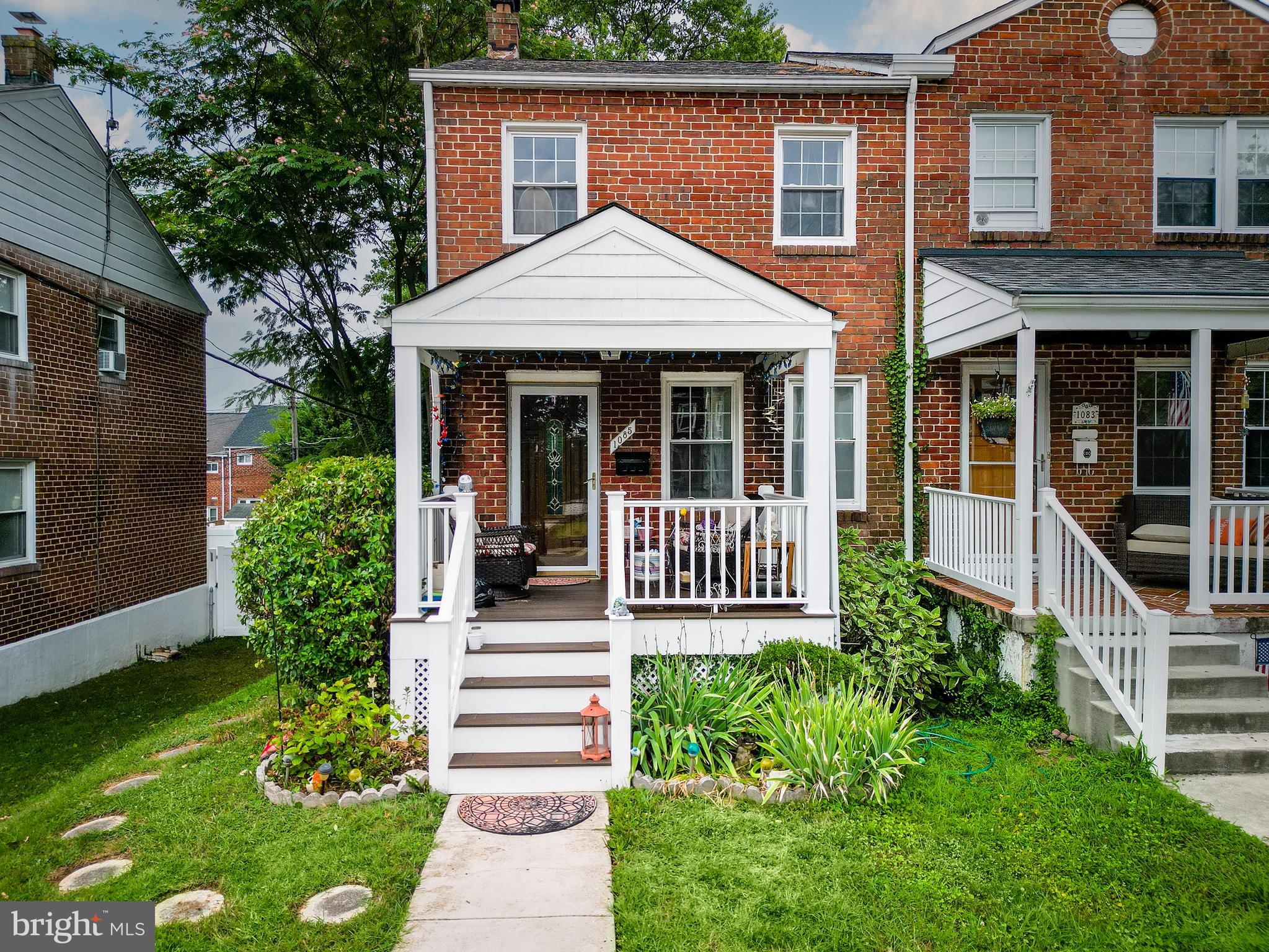 1085 Elm Rd