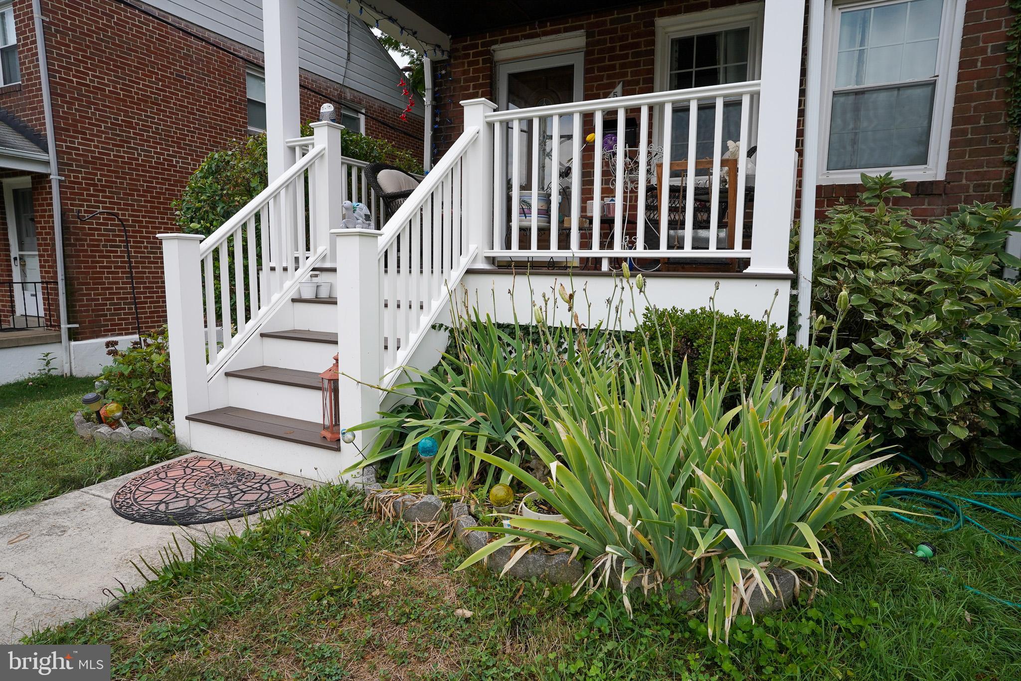 1085 Elm Rd