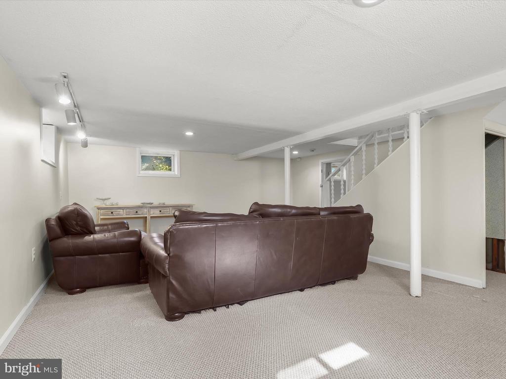 1709 Frederick Rd