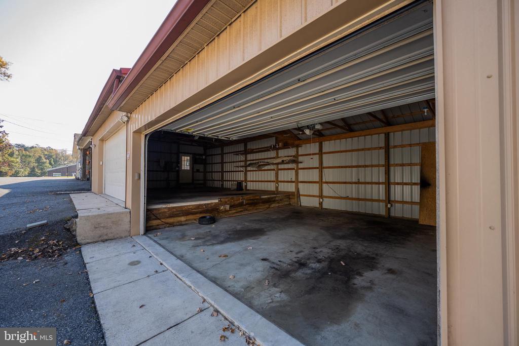 9122 Old Harford