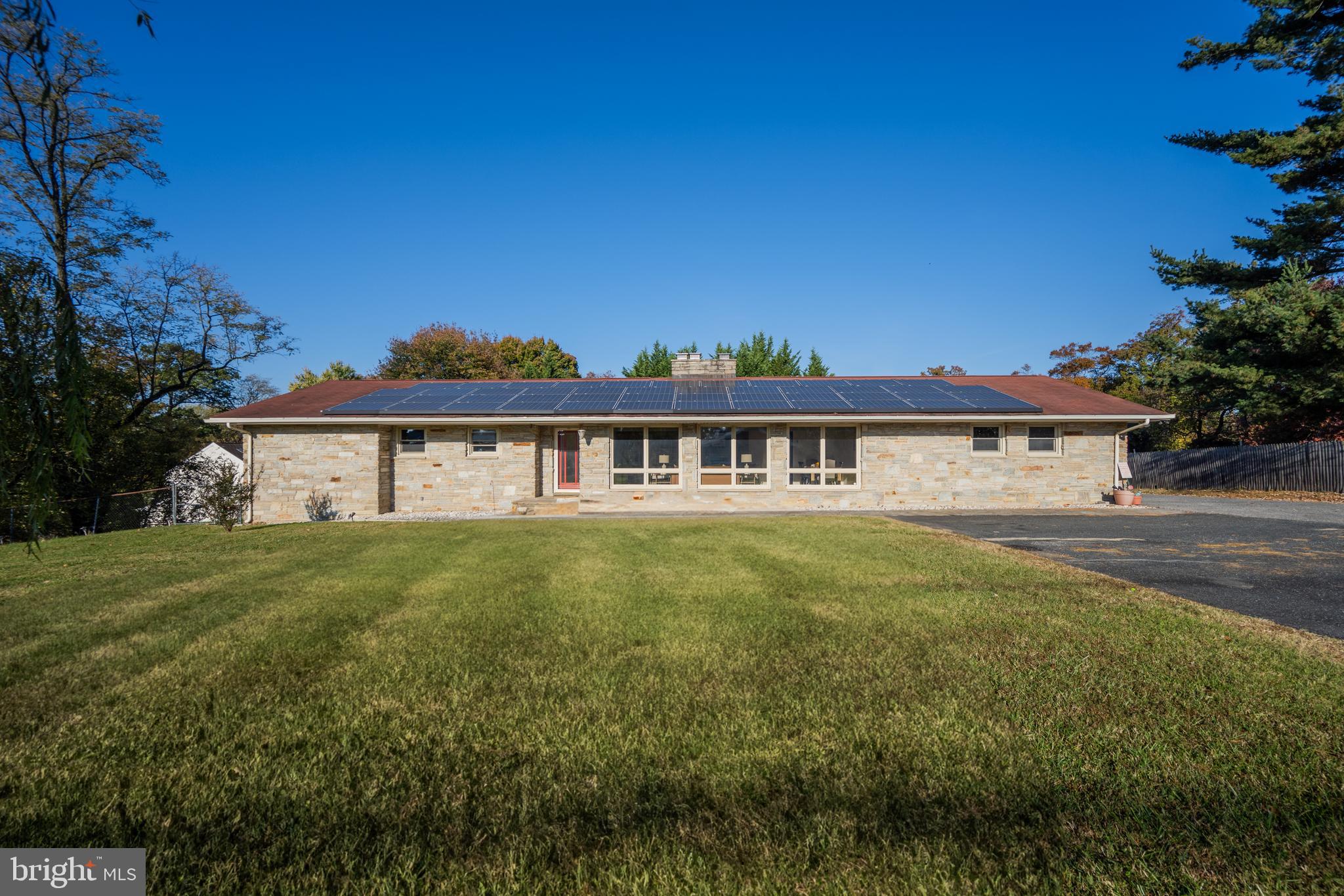 9122 Old Harford