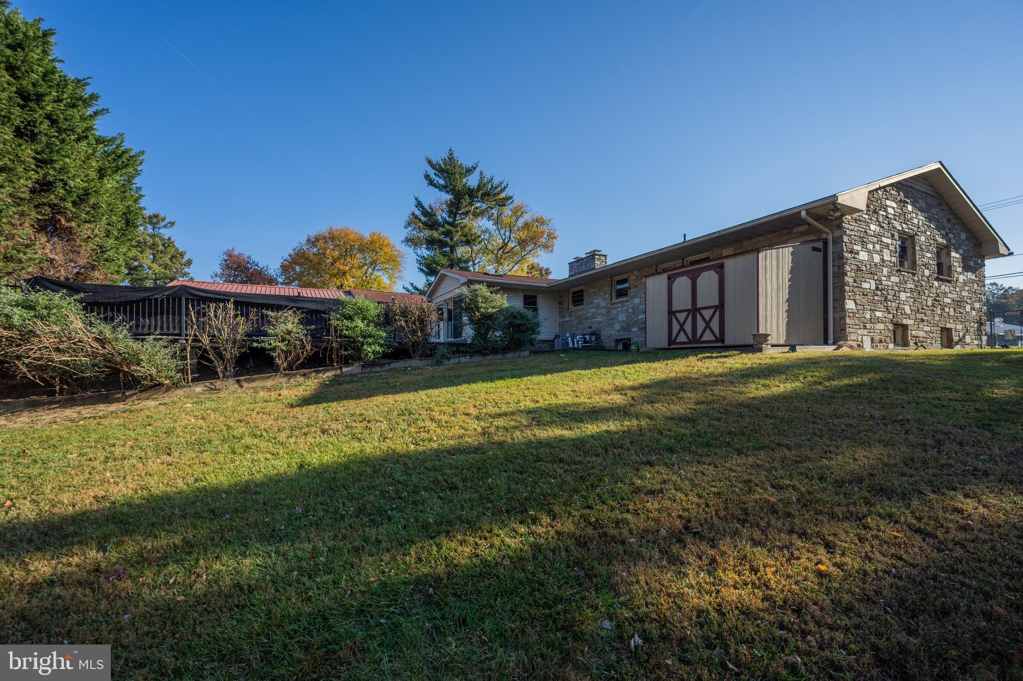 9122 Old Harford