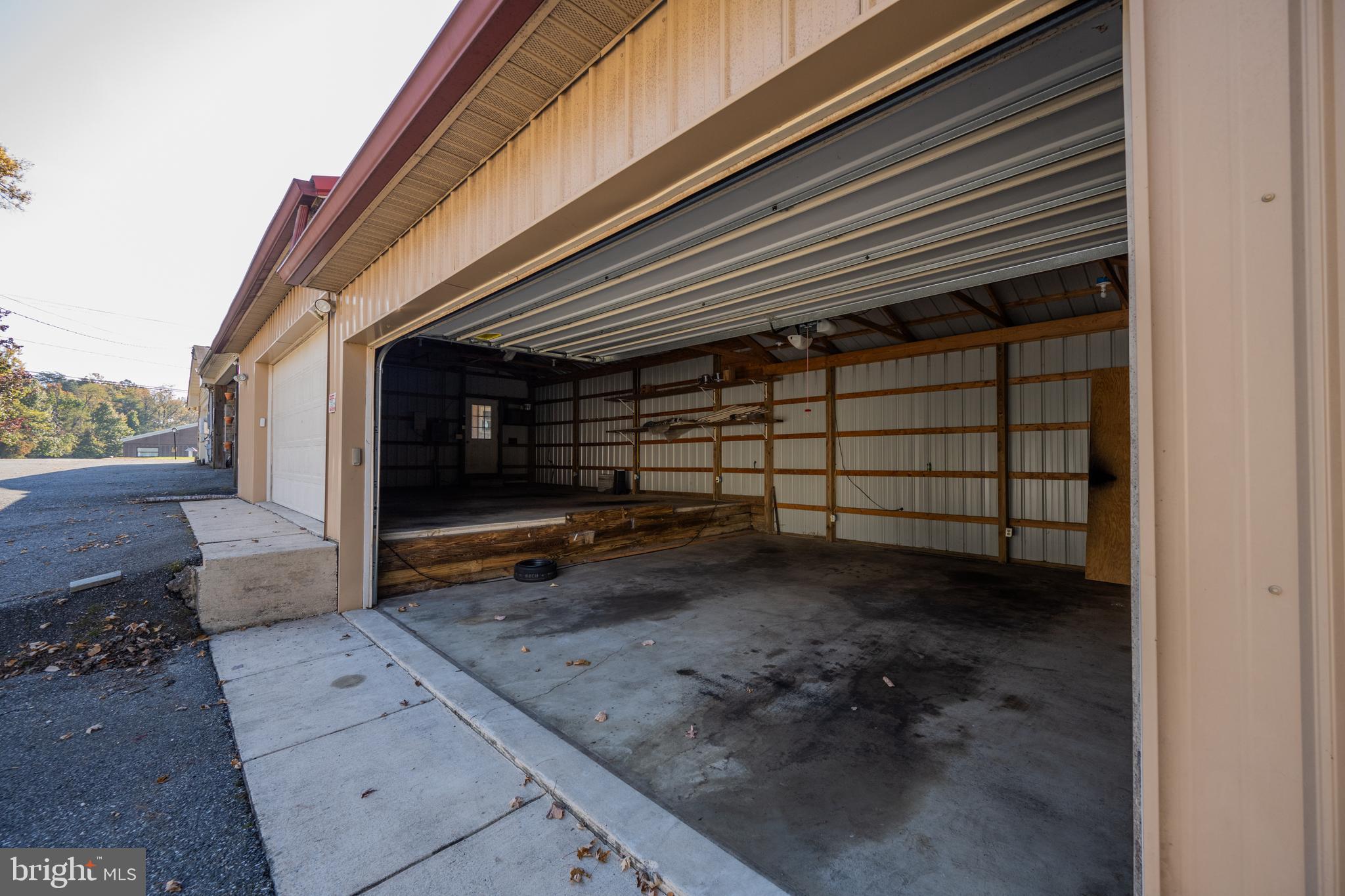 9122 Old Harford
