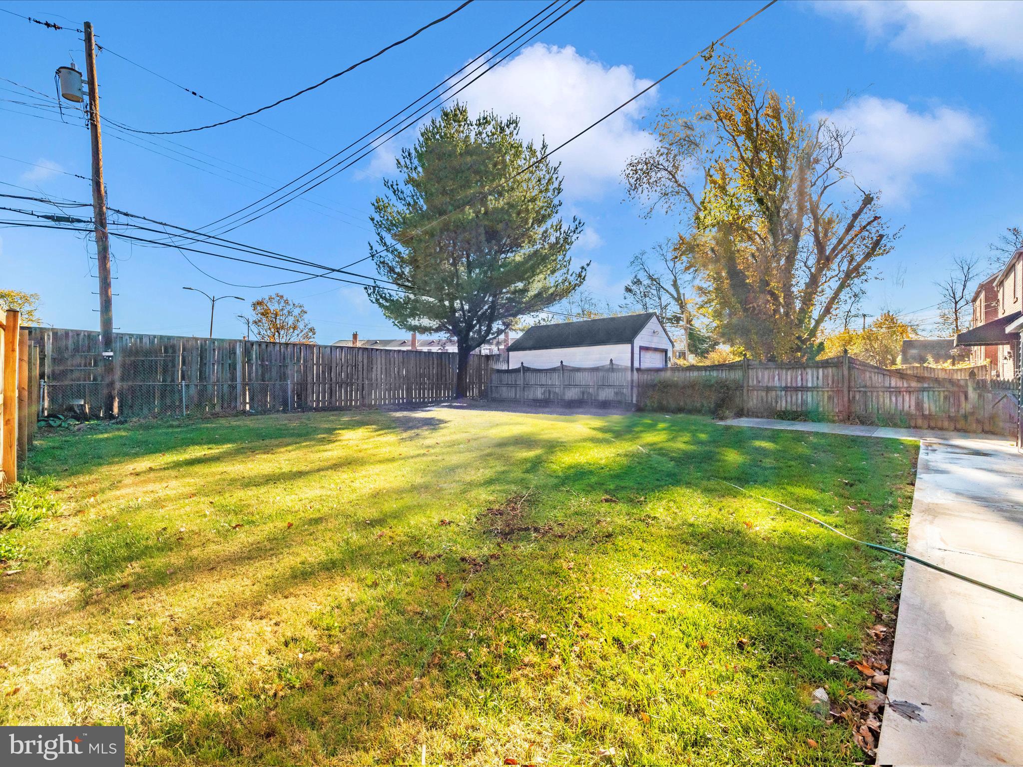 7005 Alden Rd