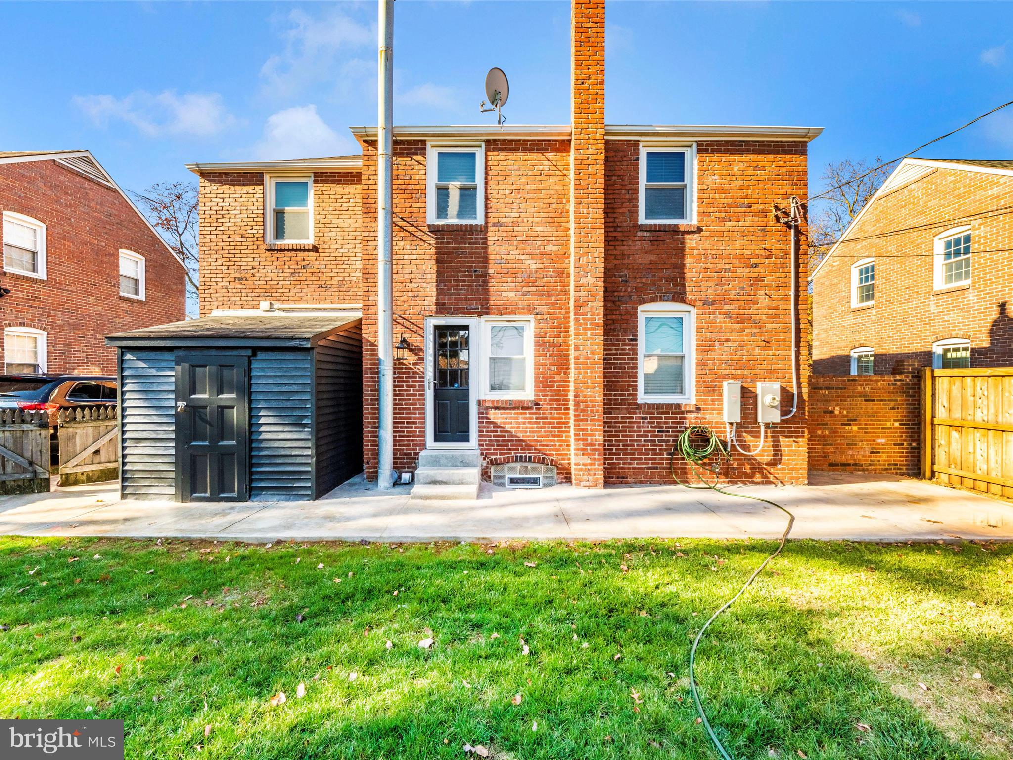 7005 Alden Rd