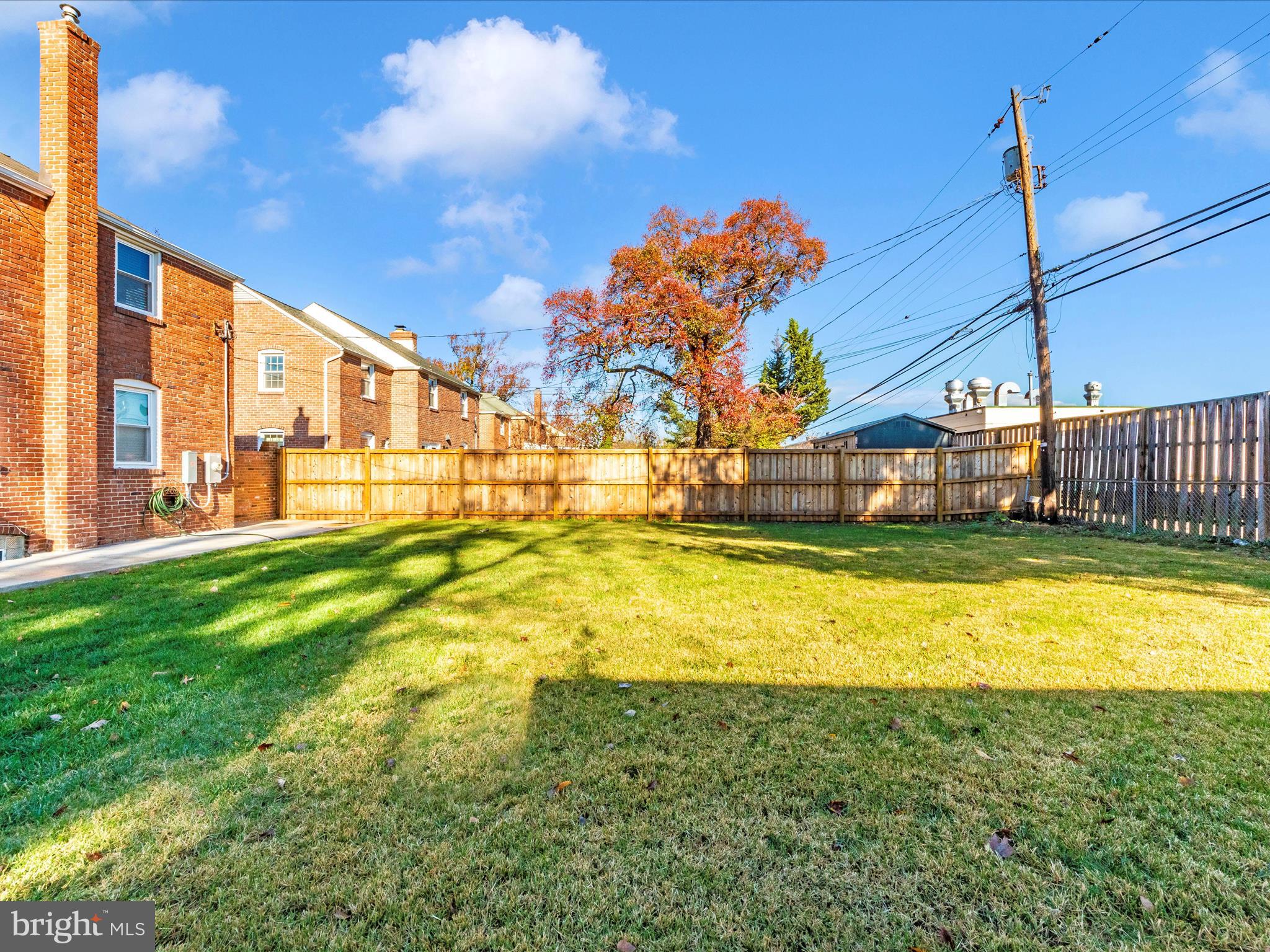 7005 Alden Rd