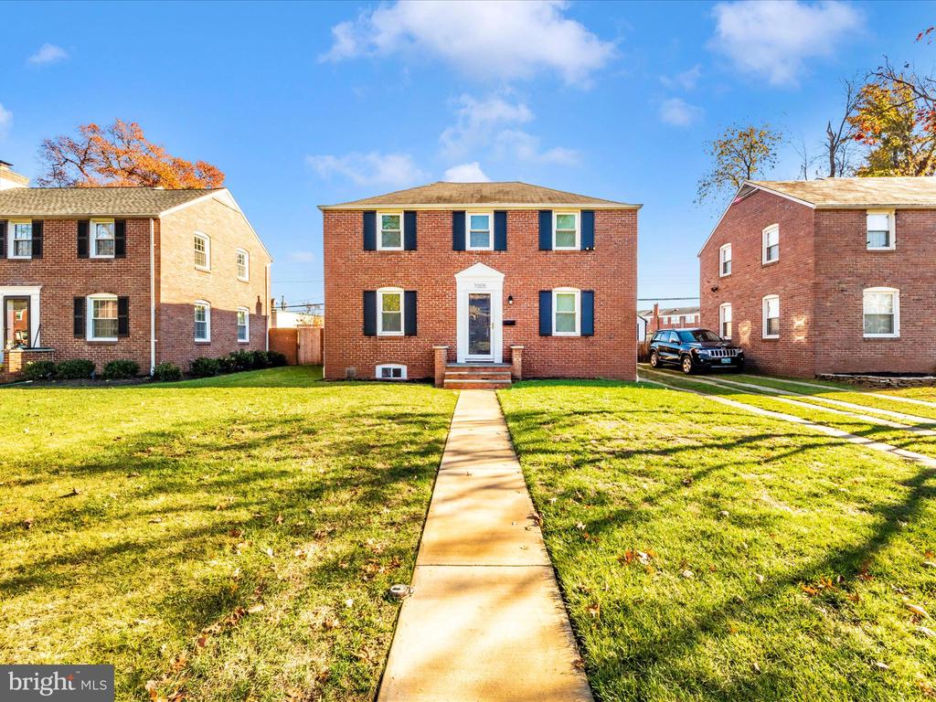 7005 Alden Rd