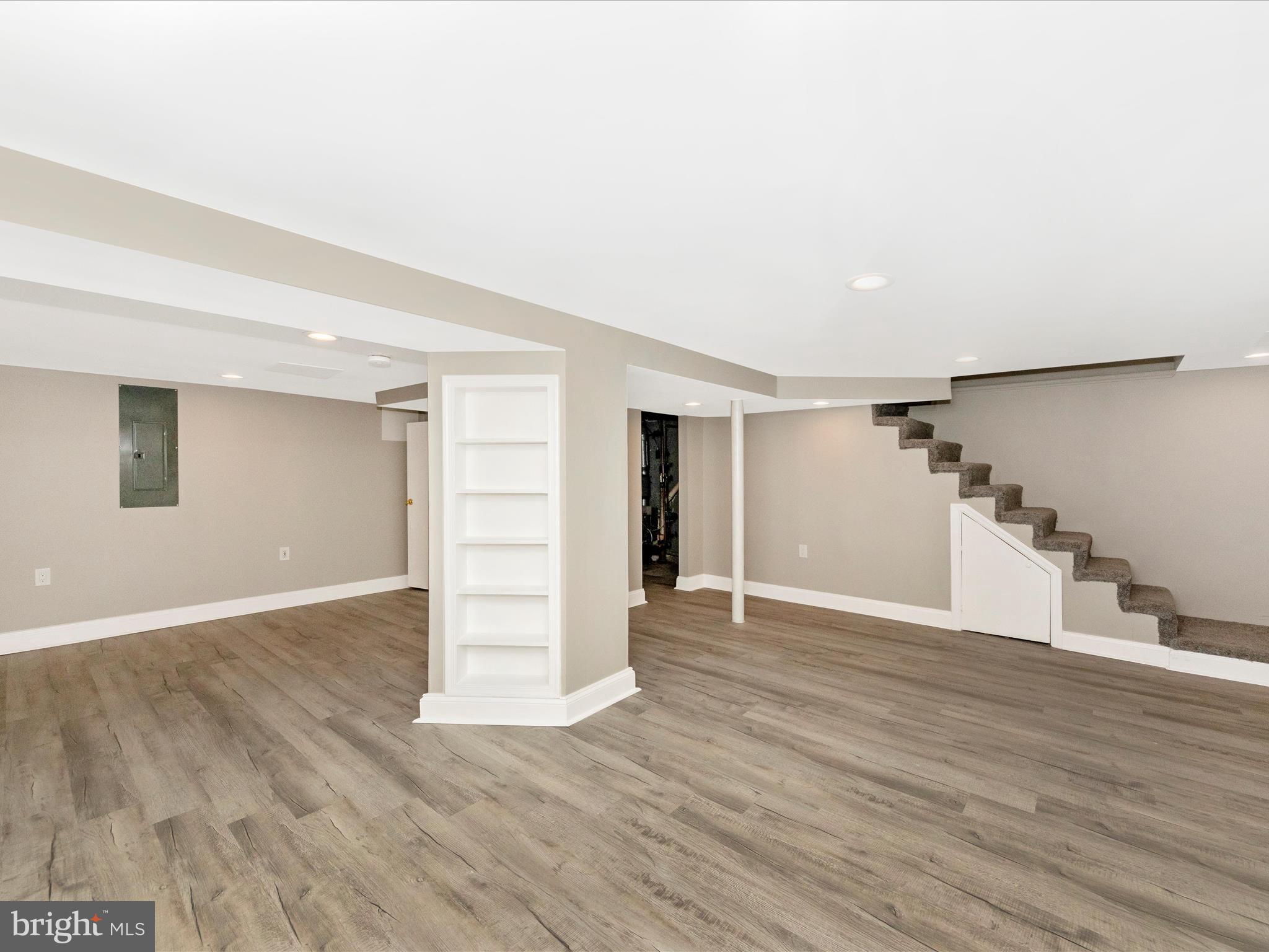 7005 Alden Rd