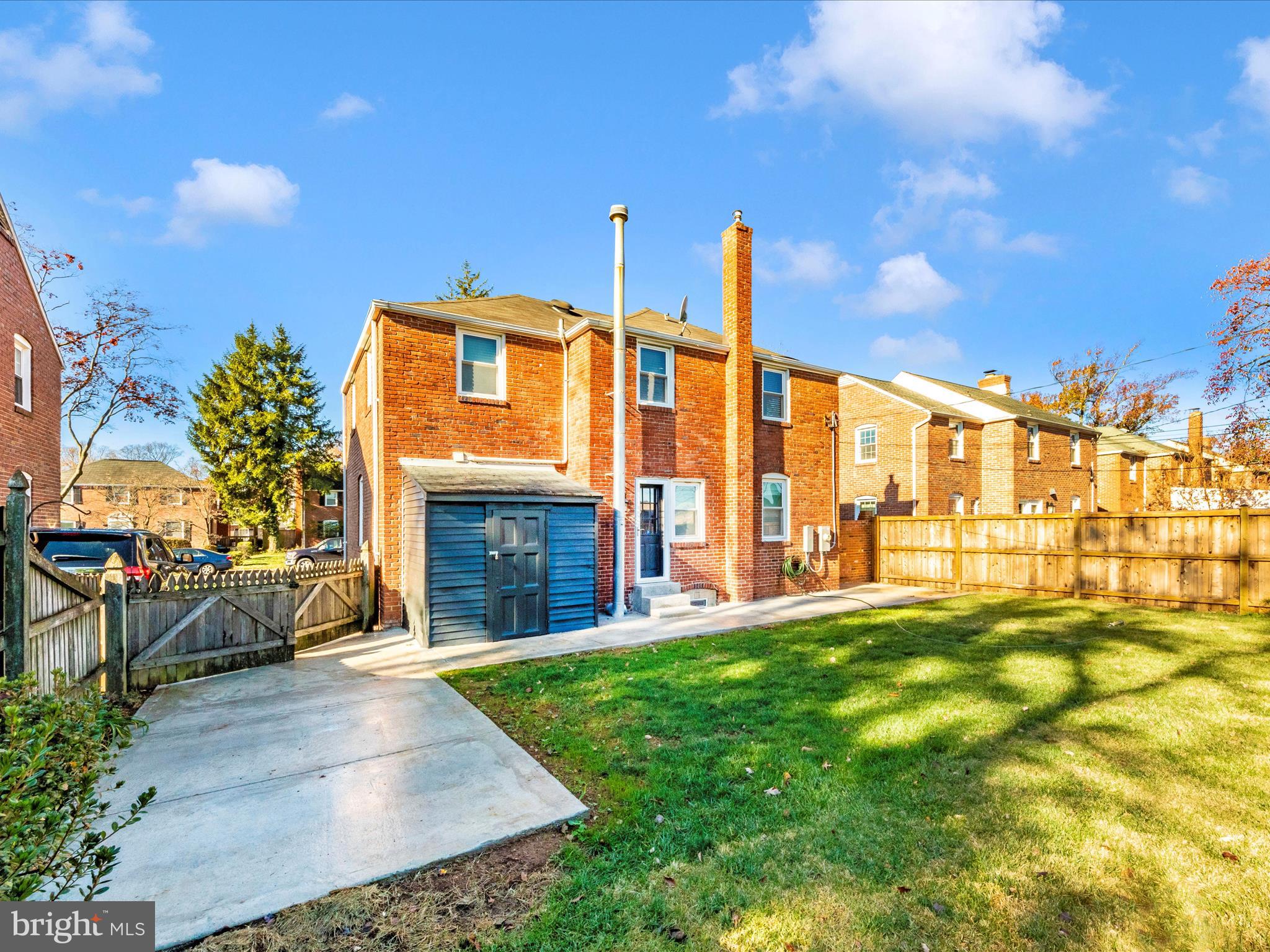 7005 Alden Rd